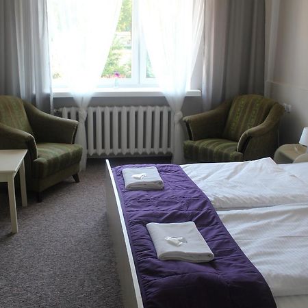Hotel Pod Debem Зелёна-Гура Экстерьер фото