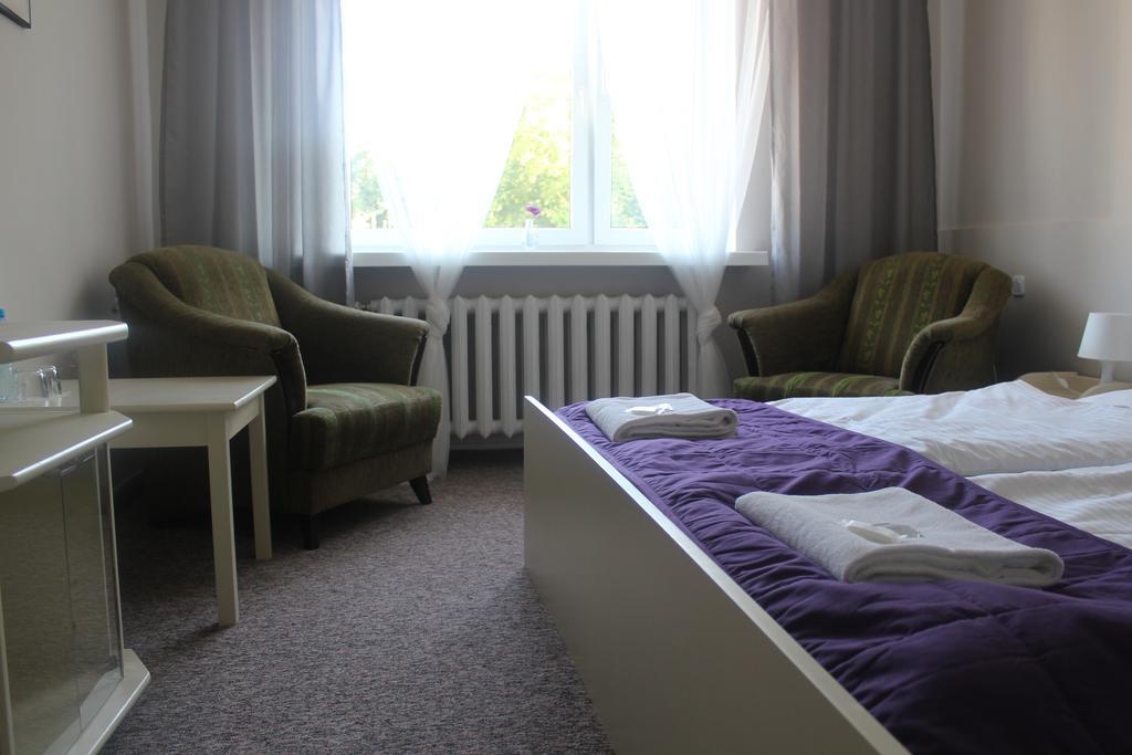 Hotel Pod Debem Зелёна-Гура Экстерьер фото