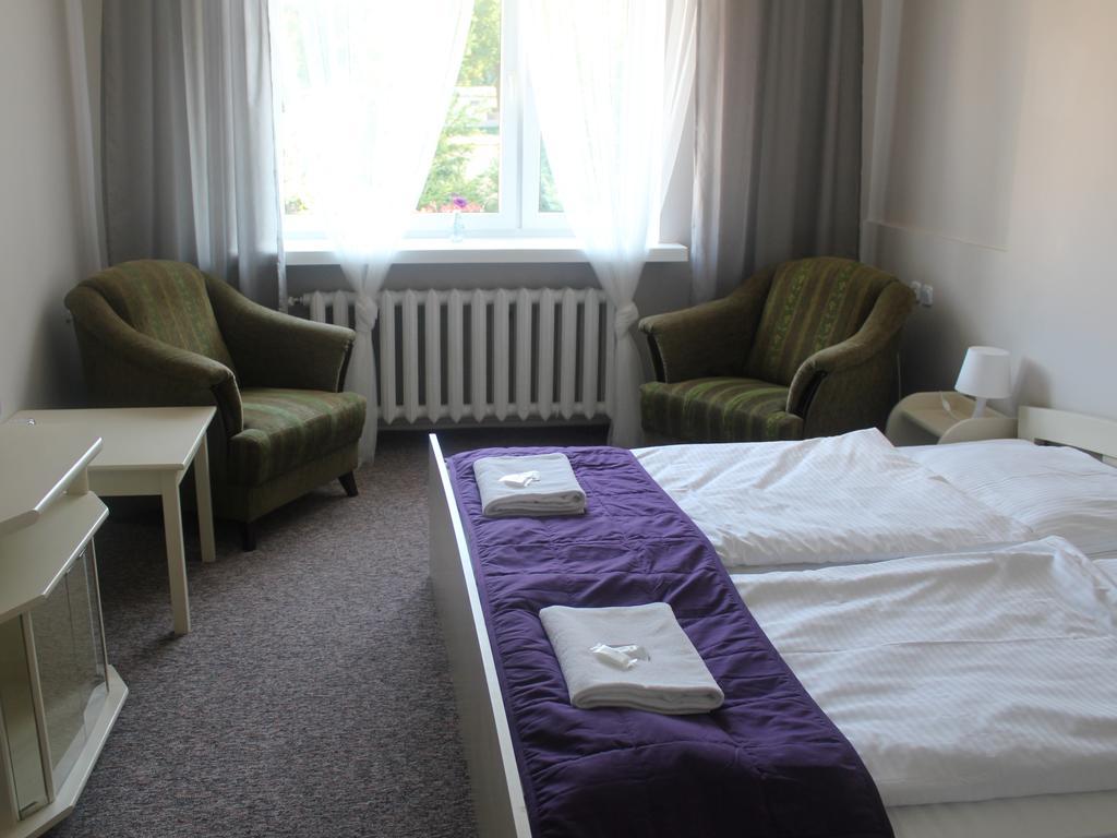 Hotel Pod Debem Зелёна-Гура Экстерьер фото