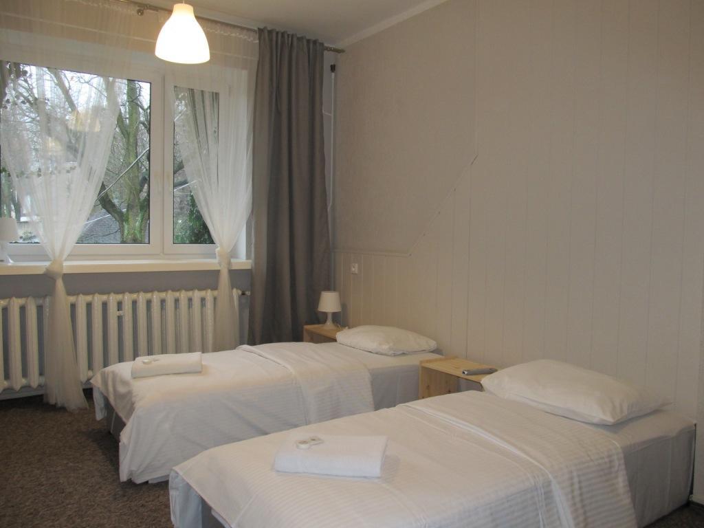Hotel Pod Debem Зелёна-Гура Экстерьер фото