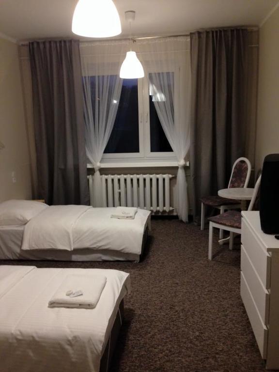 Hotel Pod Debem Зелёна-Гура Экстерьер фото