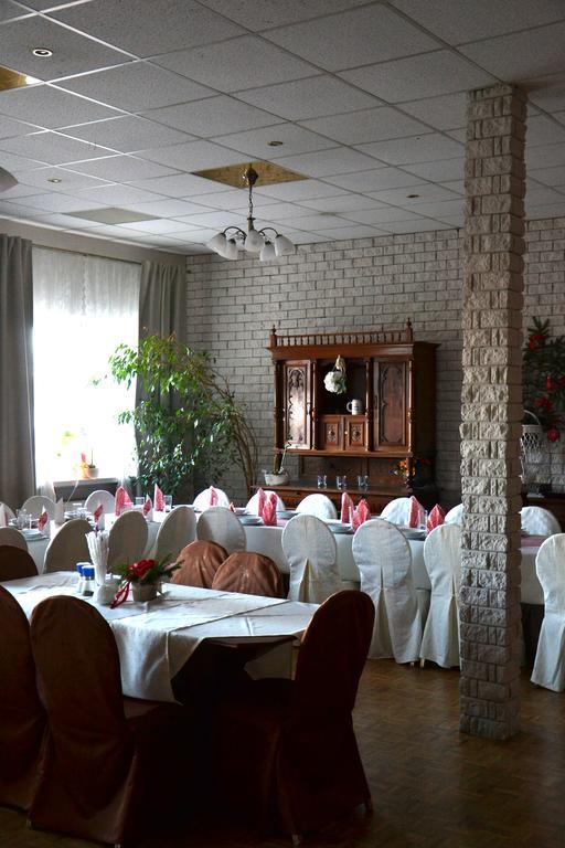 Hotel Pod Debem Зелёна-Гура Экстерьер фото