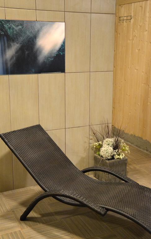 Hotel Pod Debem Зелёна-Гура Экстерьер фото
