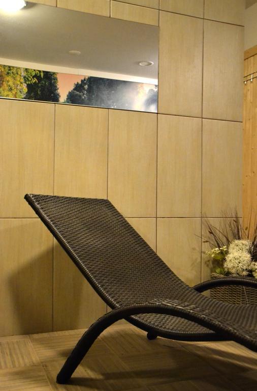 Hotel Pod Debem Зелёна-Гура Экстерьер фото