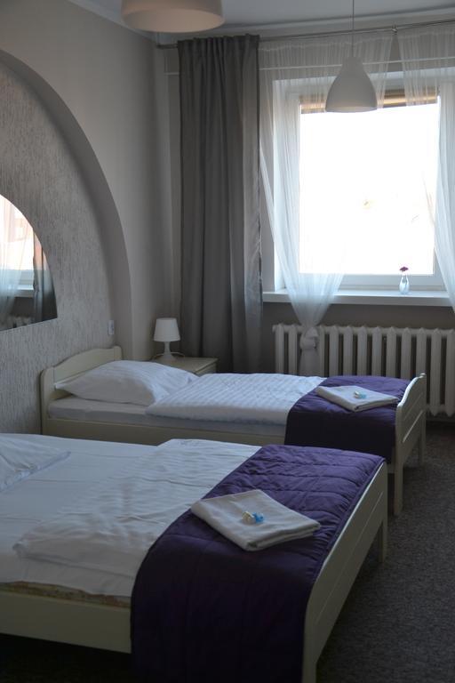 Hotel Pod Debem Зелёна-Гура Экстерьер фото
