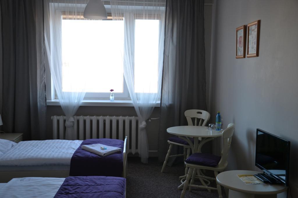 Hotel Pod Debem Зелёна-Гура Экстерьер фото